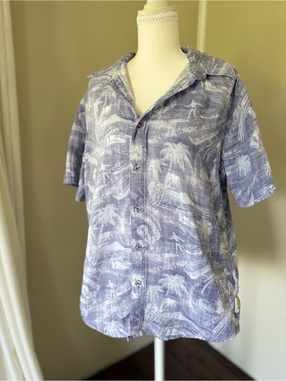 Vintage Margaritaville Short-Sleeve Hawaiian Button Up Tropical “Capture Girls”